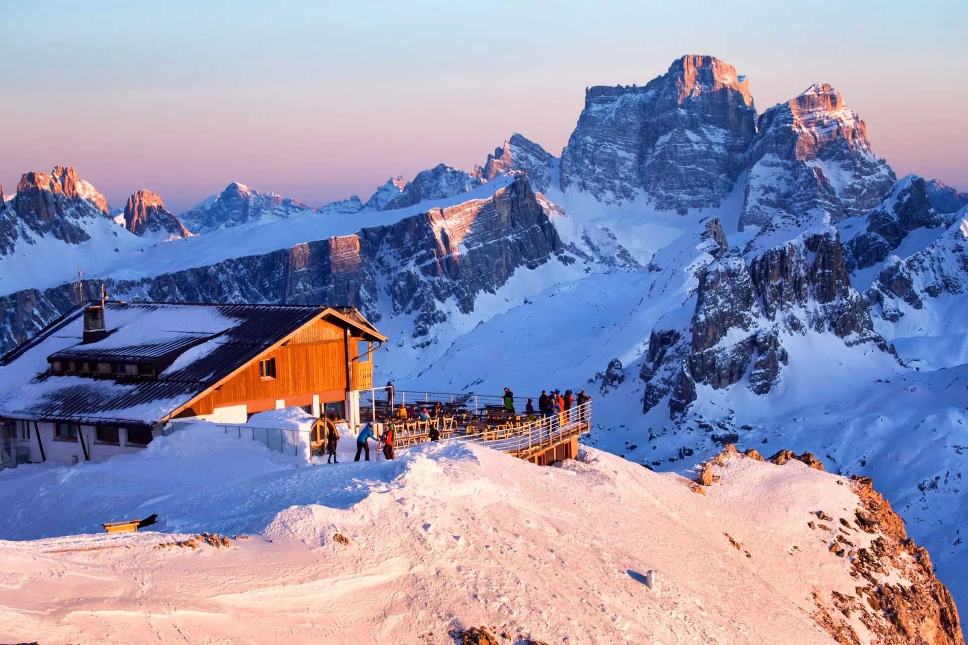 Davalia travel - shutterstock 1 43 scaled 1