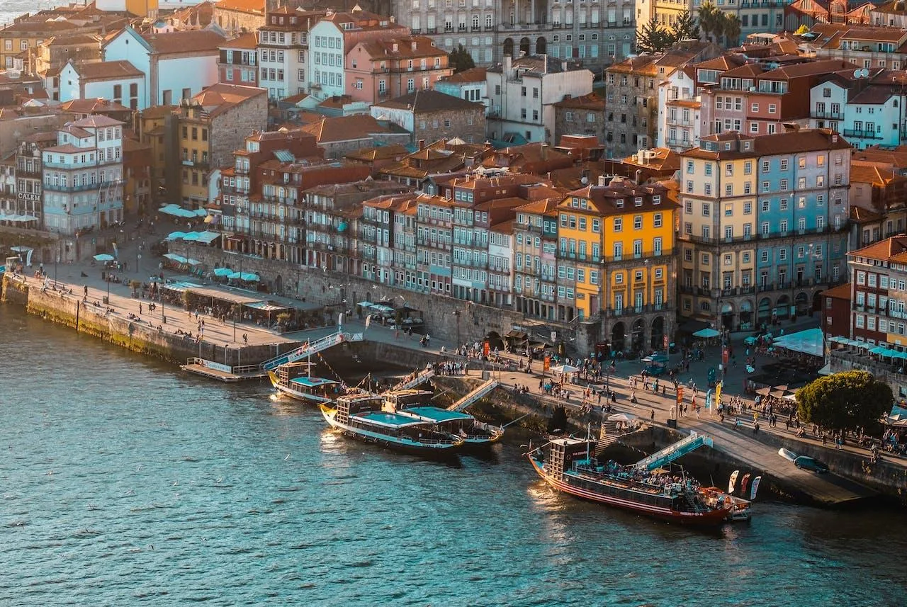 EL LUJO DE VIAJAR CON INTELIGENCIA: Una escapada enológica a Portugal, joya del Duero