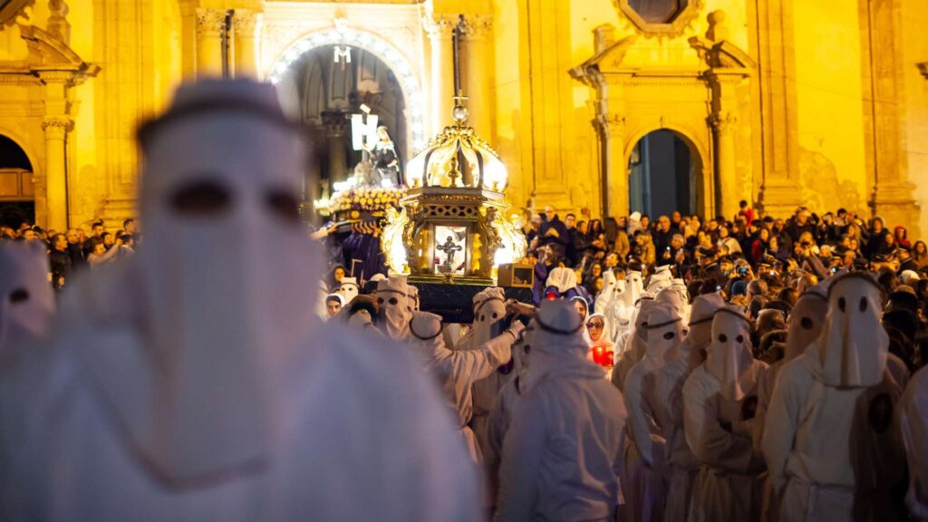 Ostern-Karfreitag-Leonforte-Sizilien-Italien