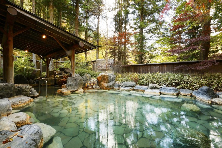 6809b2d568b7fa006571b3d2_66b9ed92541074a969e9822e_20201029_shima_onsen_23_puqxru