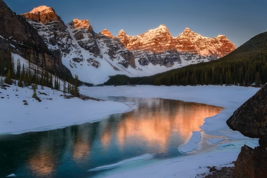 ten-melting-peaks-moraine-lake-banff-canada