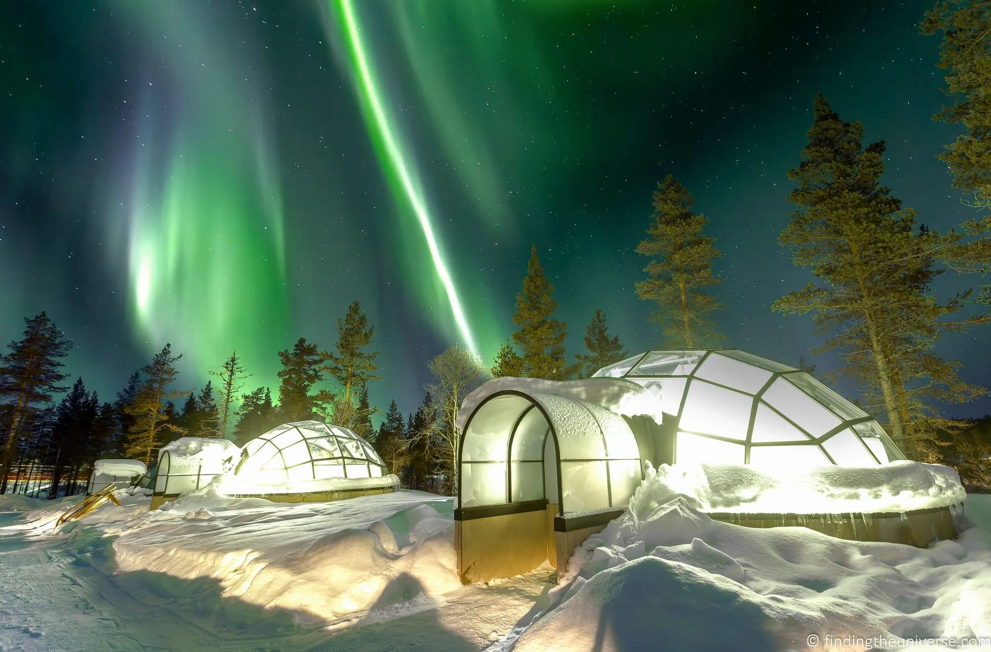 kakslauttanen arctic resort iglú y aurora Laponia en navidad