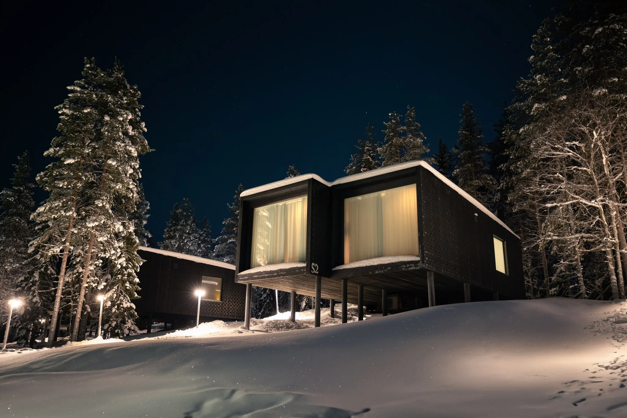 arctic treehouse hotel Laponia en navidad
