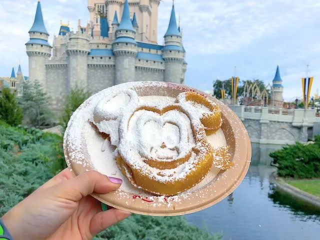 Gofre típico del parque con la cara de Mickey