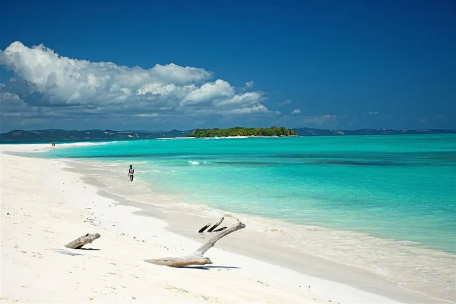 20230706143247_playa-nosy-be_amp_w1200_webp