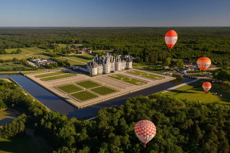 a-la-une-chambord-montgolfiere-credit-l-de-serres-domainenationaldechambord-1920x1080-f50_50
